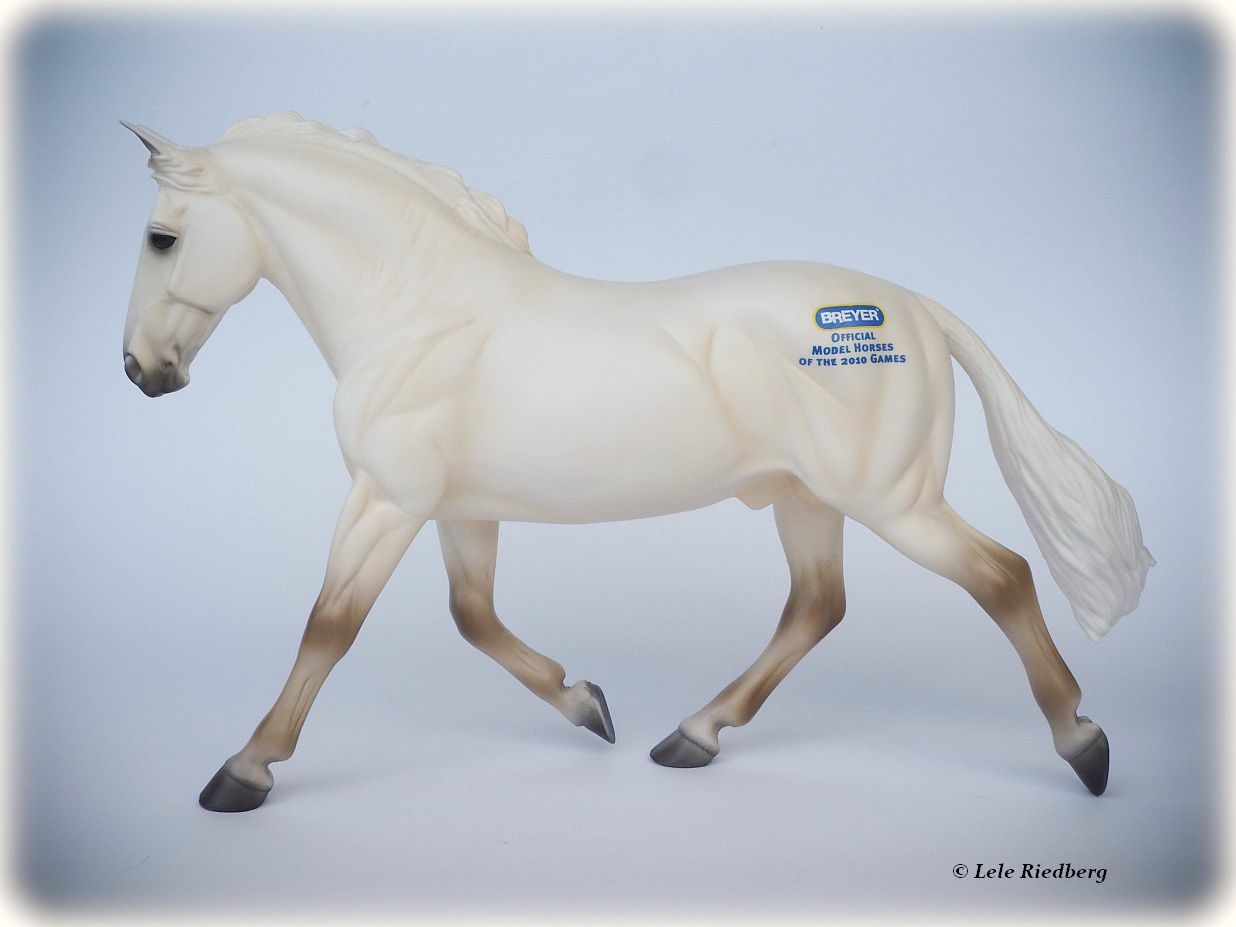 未使用BREYER ホリデーホース 2010 フィギュア 箱付 2010 Games Autograph Horse | BreyerHorseRef